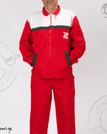 წითელი ბრენდირებული სამუშაო კოსტიუმი სრული ხედი